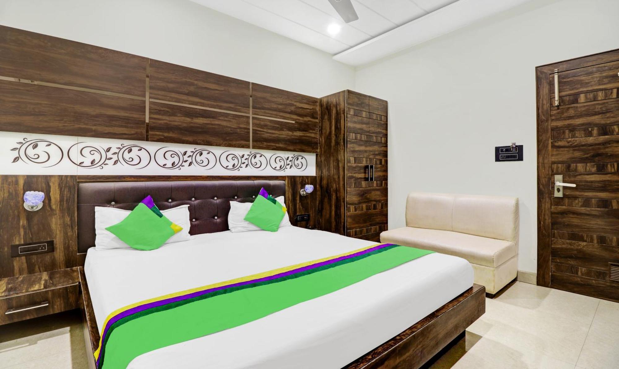 Itsy Hotels Anjali Mahal 500, Mtrs From Mathura Railway Station Exterior foto